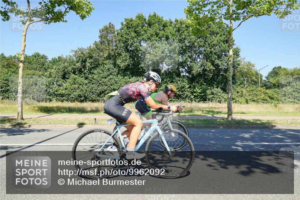 09.08.2026 - GEWOBA Citytriathlon Bremen Michael Burmester http://msf.ph/oto/9962092 09.08.2026 14:17:44 Radfahren 106, 193, 229, 235, 256, 269, 290, 293, 309, 316, 320, 336, 337, 378, 429, 457, 470, 485 meine-sportfotos.de