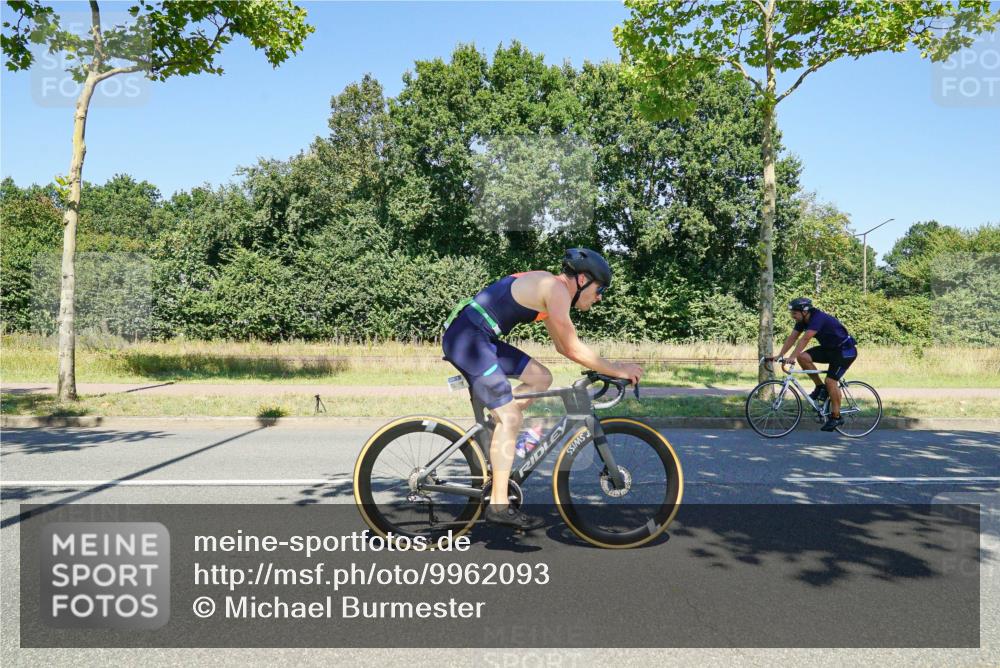 09.08.2026 - GEWOBA Citytriathlon Bremen Michael Burmester http://msf.ph/oto/9962093 09.08.2026 14:17:45 Radfahren 106, 205, 229, 235, 256, 269, 290, 293, 309, 316, 320, 336, 337, 378, 429, 457, 470, 485 meine-sportfotos.de