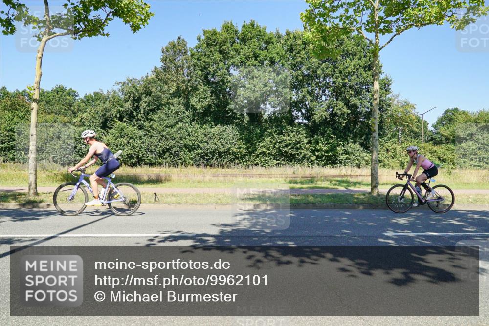 09.08.2026 - GEWOBA Citytriathlon Bremen Michael Burmester http://msf.ph/oto/9962101 09.08.2026 14:17:54 Radfahren 65, 190, 205, 229, 235, 256, 269, 290, 292, 293, 305, 316, 320, 336, 362, 364, 371, 378, 457, 470, 485 meine-sportfotos.de