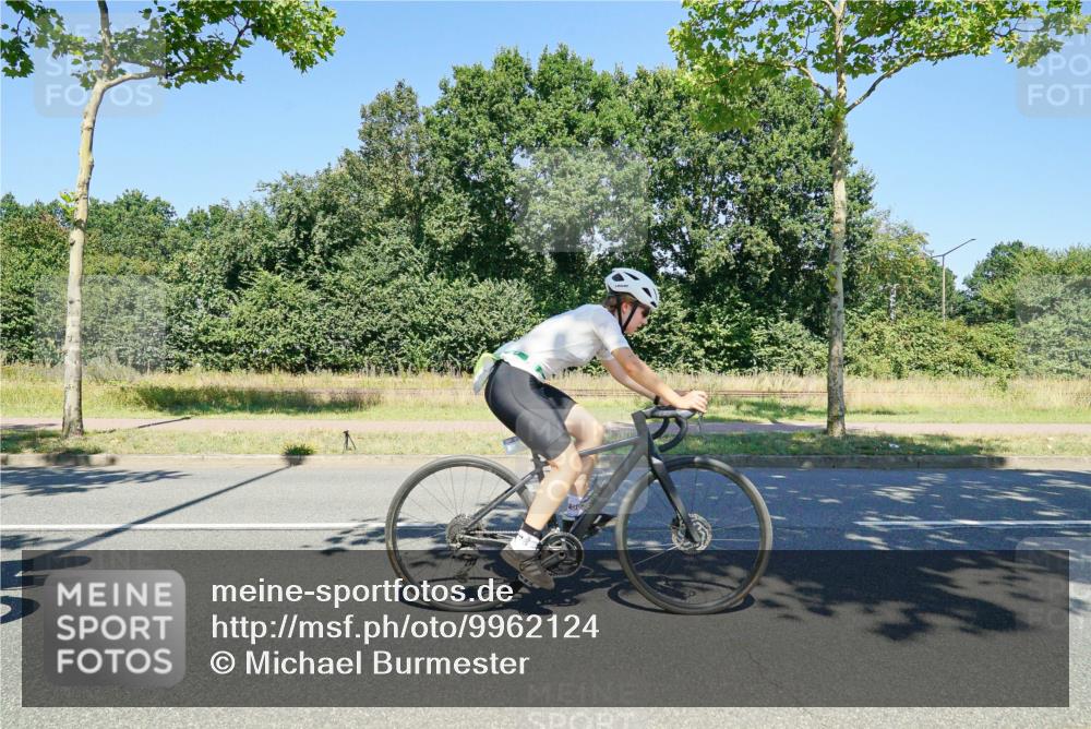 09.08.2026 - GEWOBA Citytriathlon Bremen Michael Burmester http://msf.ph/oto/9962124 09.08.2026 14:18:21 Radfahren 87, 207, 213, 242, 276, 288, 300, 307, 363, 404, 448, 453, 462, 466, 527 meine-sportfotos.de