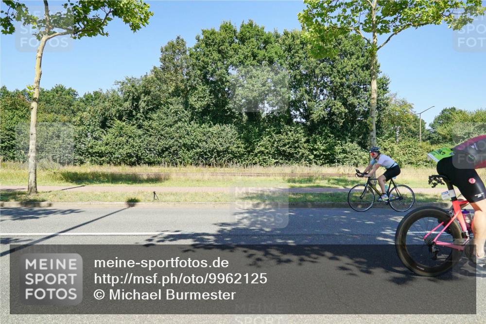 09.08.2026 - GEWOBA Citytriathlon Bremen Michael Burmester http://msf.ph/oto/9962125 09.08.2026 14:18:22 Radfahren 18, 87, 207, 213, 242, 276, 288, 307, 363, 404, 448, 453, 462, 466, 527 meine-sportfotos.de