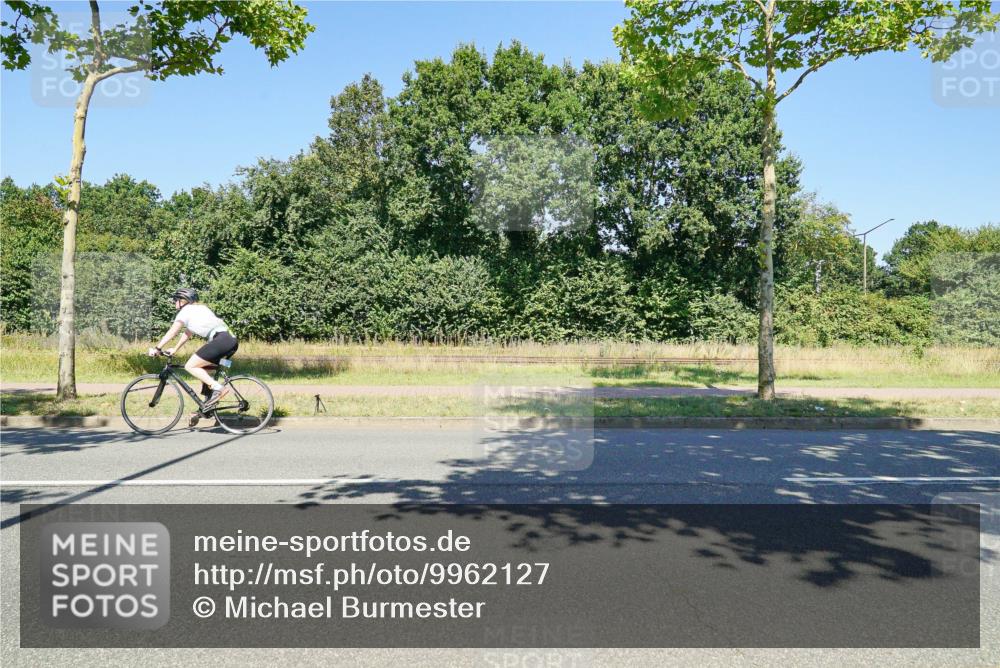 09.08.2026 - GEWOBA Citytriathlon Bremen Michael Burmester http://msf.ph/oto/9962127 09.08.2026 14:18:24 Radfahren 18, 87, 202, 207, 213, 276, 288, 307, 363, 377, 448, 453, 462, 466, 527 meine-sportfotos.de