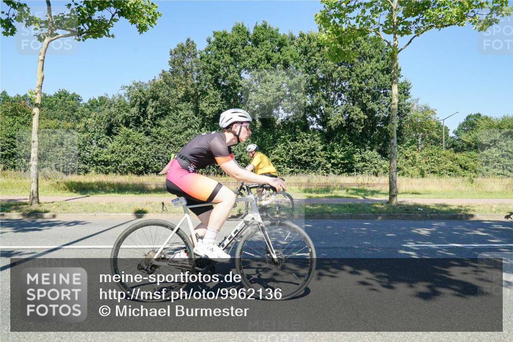 09.08.2026 - GEWOBA Citytriathlon Bremen Michael Burmester http://msf.ph/oto/9962136 09.08.2026 14:18:36 Radfahren 18, 173, 202, 213, 221, 276, 277, 280, 307, 314, 347, 352, 369, 377, 385, 448 meine-sportfotos.de