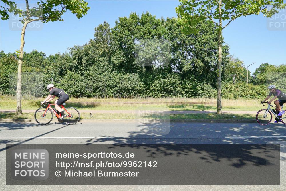 09.08.2026 - GEWOBA Citytriathlon Bremen Michael Burmester http://msf.ph/oto/9962142 09.08.2026 14:18:40 Radfahren 18, 107, 173, 202, 221, 227, 266, 277, 280, 289, 297, 307, 314, 324, 347, 352, 369, 377, 385, 448 meine-sportfotos.de