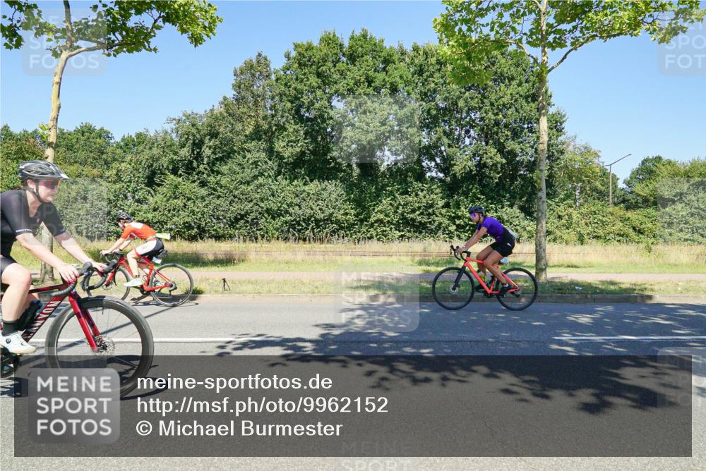 09.08.2026 - GEWOBA Citytriathlon Bremen Michael Burmester http://msf.ph/oto/9962152 09.08.2026 14:18:50 Radfahren 107, 173, 210, 221, 227, 244, 266, 277, 289, 297, 314, 324, 344, 347, 352, 370, 385, 403, 455 meine-sportfotos.de