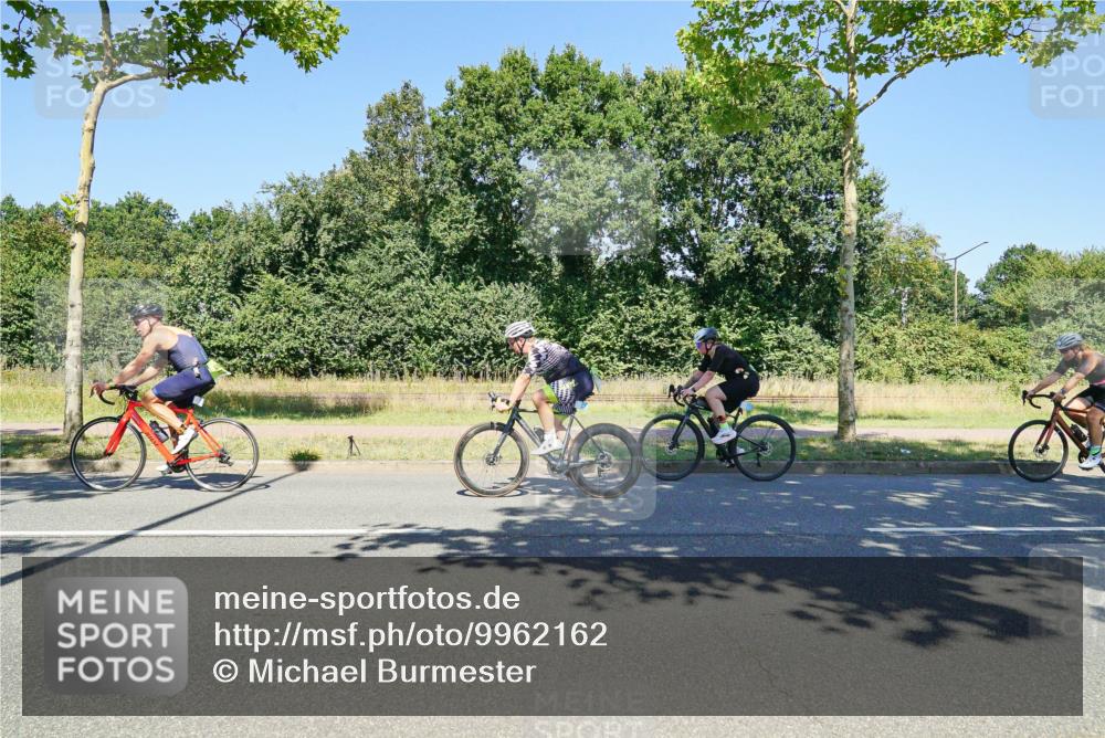 09.08.2026 - GEWOBA Citytriathlon Bremen Michael Burmester http://msf.ph/oto/9962162 09.08.2026 14:19:04 Radfahren 216, 223, 238, 244, 253, 306, 341, 370, 373, 403, 455 meine-sportfotos.de