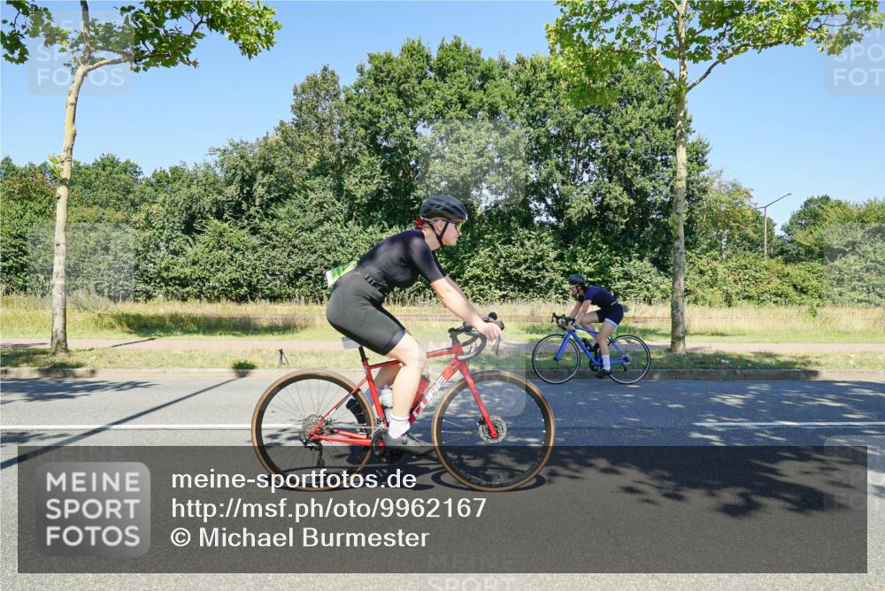 09.08.2026 - GEWOBA Citytriathlon Bremen Michael Burmester http://msf.ph/oto/9962167 09.08.2026 14:19:11 Radfahren 197, 204, 216, 223, 238, 253, 306, 341, 373 meine-sportfotos.de