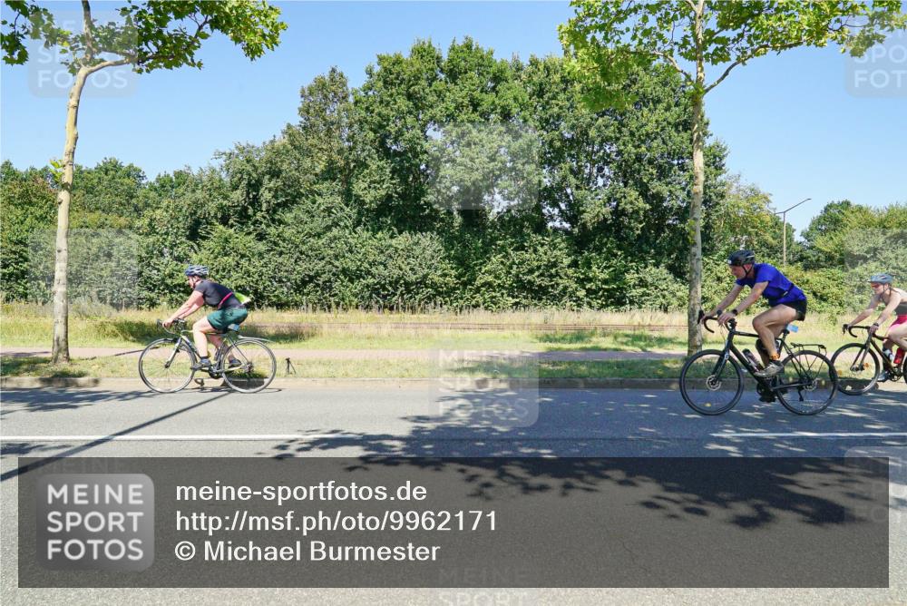 09.08.2026 - GEWOBA Citytriathlon Bremen Michael Burmester http://msf.ph/oto/9962171 09.08.2026 14:19:17 Radfahren 197, 204, 216, 223, 238, 253, 306, 335, 487, 523 meine-sportfotos.de