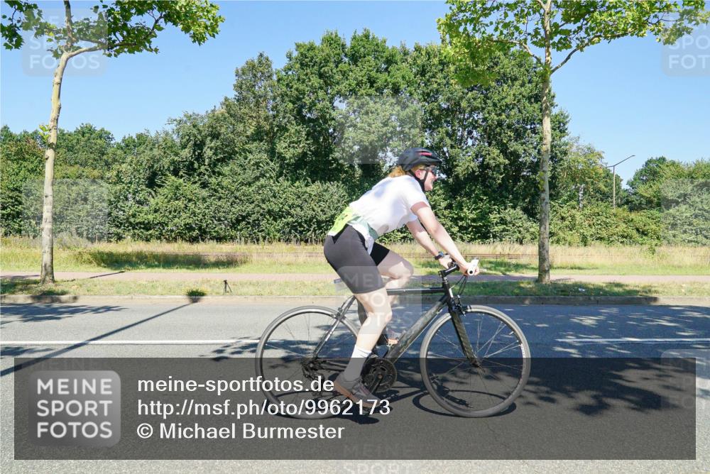 09.08.2026 - GEWOBA Citytriathlon Bremen Michael Burmester http://msf.ph/oto/9962173 09.08.2026 14:19:19 Radfahren 197, 204, 216, 223, 253, 306, 335, 434, 487, 523 meine-sportfotos.de