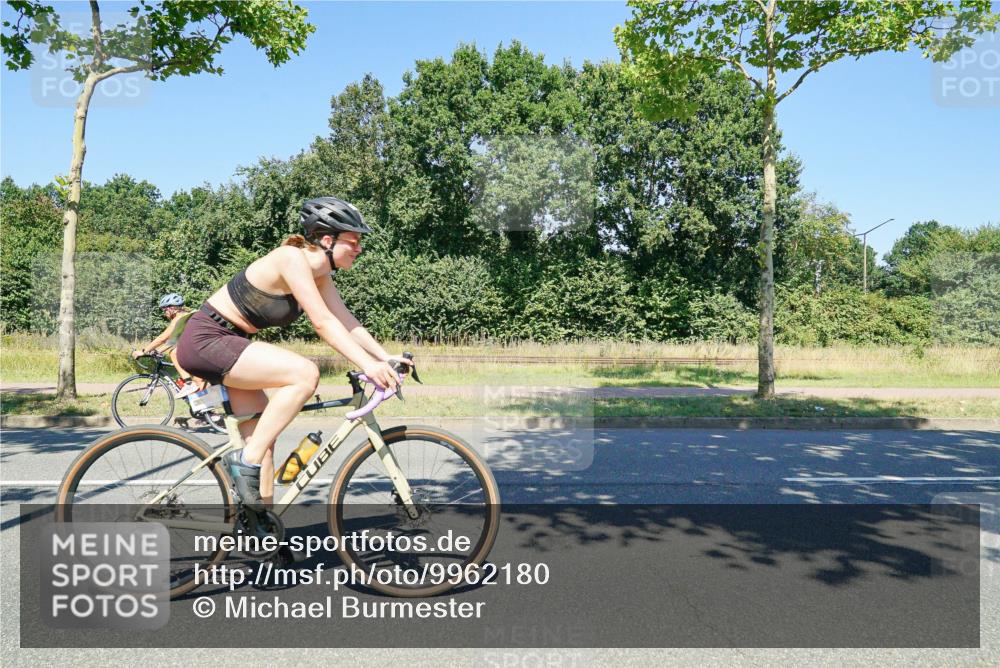09.08.2026 - GEWOBA Citytriathlon Bremen Michael Burmester http://msf.ph/oto/9962180 09.08.2026 14:19:30 Radfahren 166, 230, 261, 281, 319, 330, 335, 342, 434, 487, 521, 523 meine-sportfotos.de
