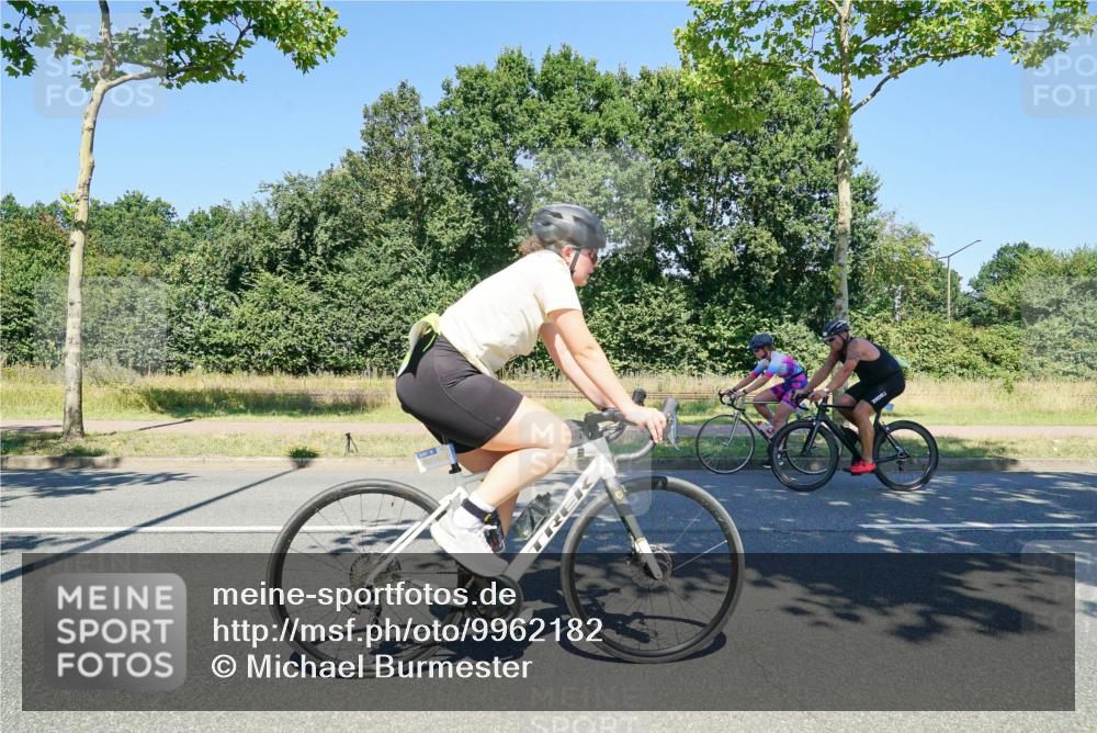 09.08.2026 - GEWOBA Citytriathlon Bremen Michael Burmester http://msf.ph/oto/9962182 09.08.2026 14:19:32 Radfahren 142, 166, 230, 261, 273, 281, 319, 330, 335, 342, 434, 454, 487, 521, 523 meine-sportfotos.de