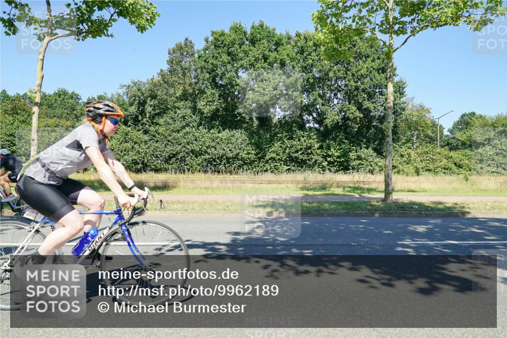 09.08.2026 - GEWOBA Citytriathlon Bremen Michael Burmester http://msf.ph/oto/9962189 09.08.2026 14:19:38 Radfahren 142, 166, 196, 206, 222, 230, 234, 261, 262, 273, 281, 319, 326, 330, 342, 434, 454, 521 meine-sportfotos.de