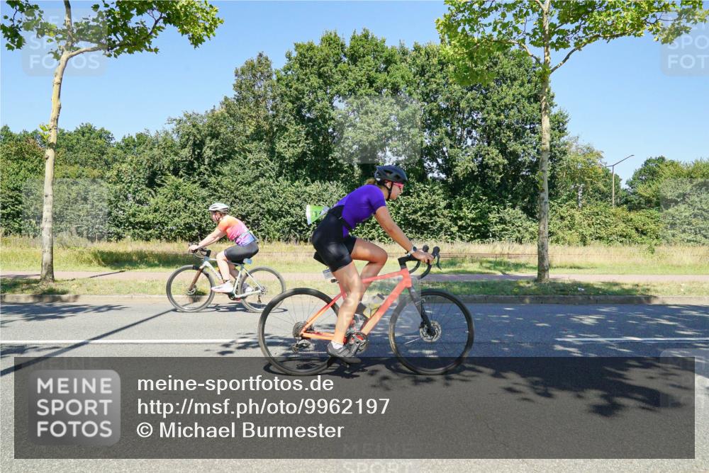 09.08.2026 - GEWOBA Citytriathlon Bremen Michael Burmester http://msf.ph/oto/9962197 09.08.2026 14:19:46 Radfahren 142, 166, 196, 206, 209, 222, 234, 239, 258, 262, 273, 319, 326, 330, 342, 400, 454, 458, 522 meine-sportfotos.de