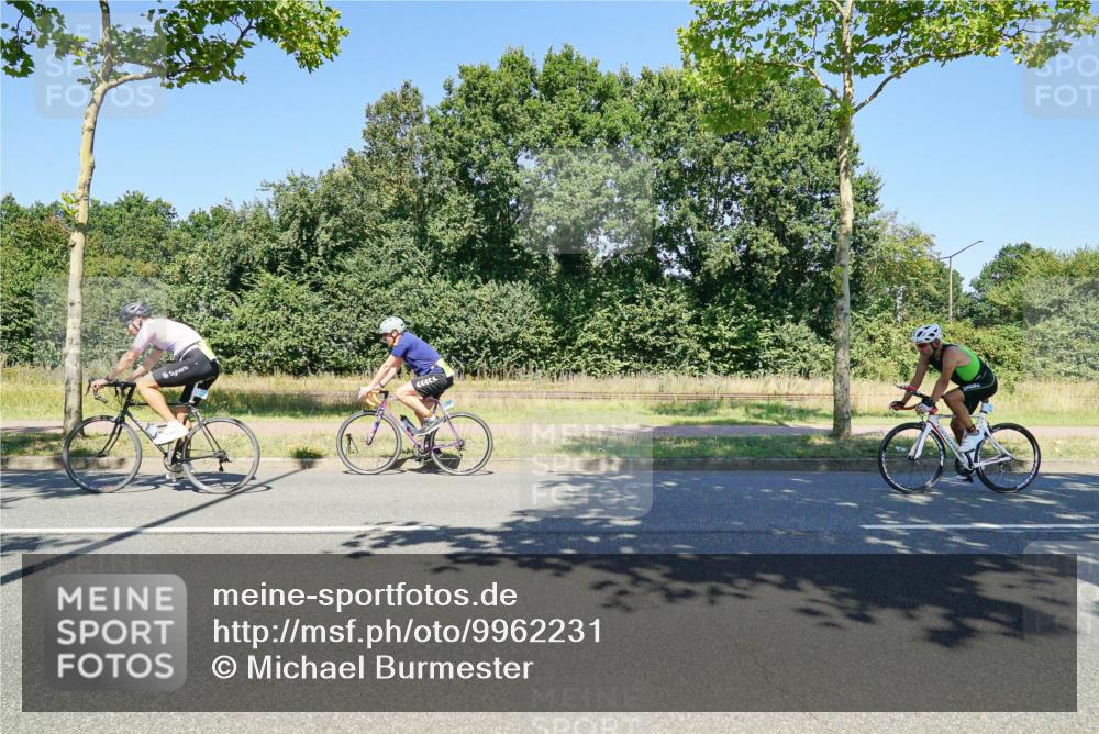 09.08.2026 - GEWOBA Citytriathlon Bremen Michael Burmester http://msf.ph/oto/9962231 09.08.2026 14:20:27 Radfahren 233, 250, 338, 384, 398, 417, 450, 456, 482, 532 meine-sportfotos.de