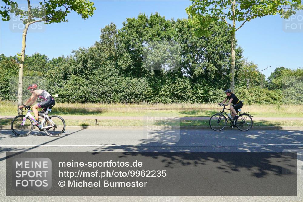 09.08.2026 - GEWOBA Citytriathlon Bremen Michael Burmester http://msf.ph/oto/9962235 09.08.2026 14:20:33 Radfahren 233, 250, 282, 338, 384, 398, 438, 450, 482, 532 meine-sportfotos.de