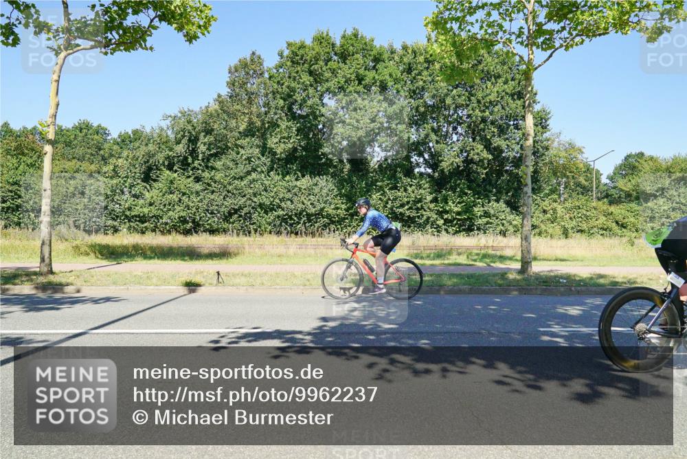 09.08.2026 - GEWOBA Citytriathlon Bremen Michael Burmester http://msf.ph/oto/9962237 09.08.2026 14:20:34 Radfahren 233, 250, 264, 282, 338, 384, 438, 450, 482 meine-sportfotos.de