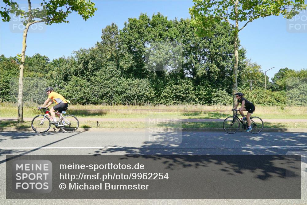 09.08.2026 - GEWOBA Citytriathlon Bremen Michael Burmester http://msf.ph/oto/9962254 09.08.2026 14:20:58 Radfahren 30, 198, 214, 252, 255, 268, 390, 402, 409, 479, 501, 508 meine-sportfotos.de