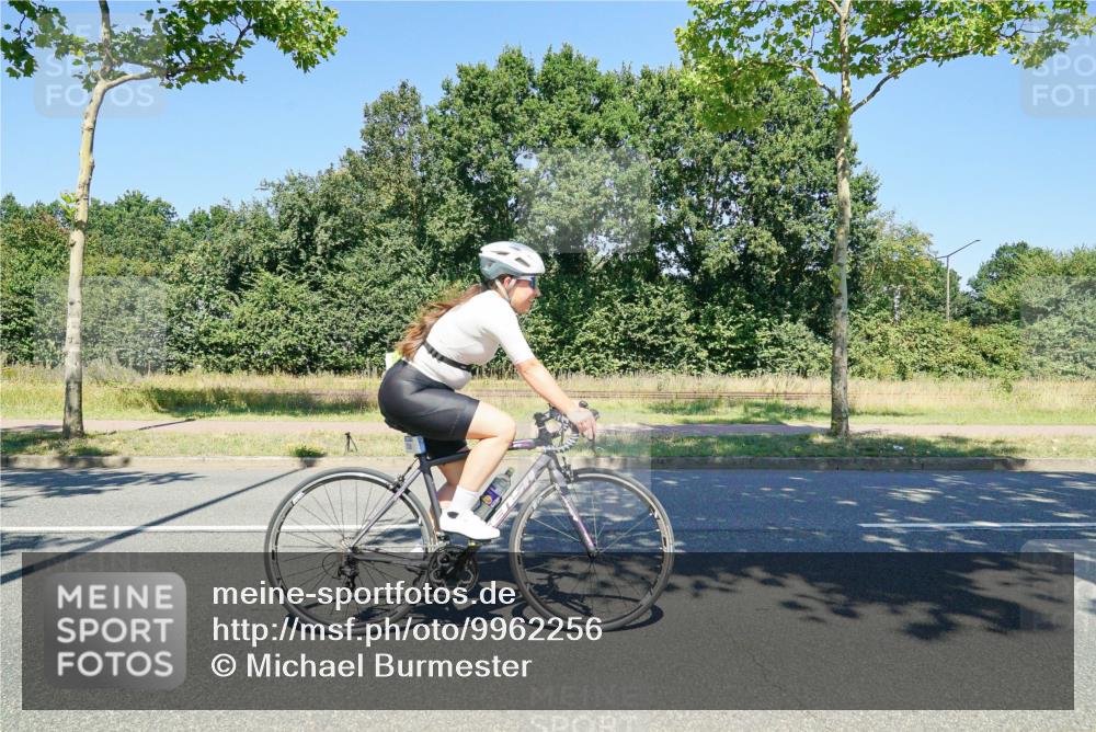 09.08.2026 - GEWOBA Citytriathlon Bremen Michael Burmester http://msf.ph/oto/9962256 09.08.2026 14:21:01 Radfahren 30, 198, 214, 231, 252, 255, 268, 390, 409, 479, 508, 515 meine-sportfotos.de