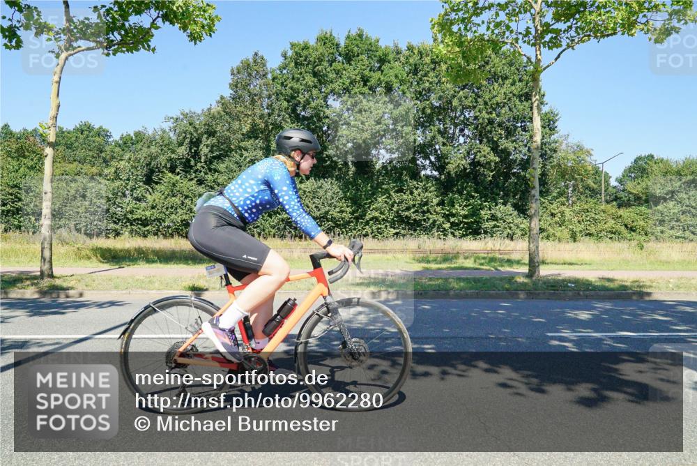 09.08.2026 - GEWOBA Citytriathlon Bremen Michael Burmester http://msf.ph/oto/9962280 09.08.2026 14:21:31 Radfahren 138, 194, 201, 299, 412, 421, 422, 428, 440, 493, 525 meine-sportfotos.de