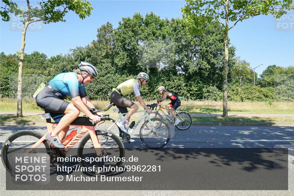 09.08.2026 - GEWOBA Citytriathlon Bremen Michael Burmester http://msf.ph/oto/9962281 09.08.2026 14:21:33 Radfahren 138, 194, 195, 201, 299, 412, 421, 422, 428, 493, 525 meine-sportfotos.de