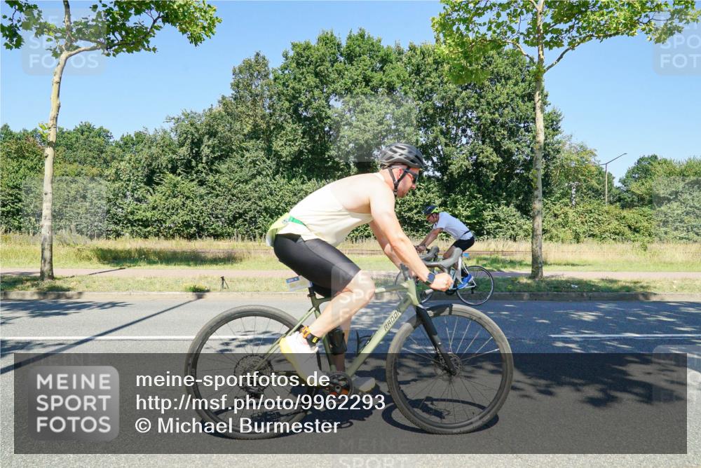 09.08.2026 - GEWOBA Citytriathlon Bremen Michael Burmester http://msf.ph/oto/9962293 09.08.2026 14:21:47 Radfahren 23, 195, 201, 358, 393, 423, 437, 442, 449 meine-sportfotos.de