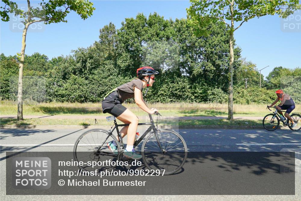 09.08.2026 - GEWOBA Citytriathlon Bremen Michael Burmester http://msf.ph/oto/9962297 09.08.2026 14:21:52 Radfahren 23, 195, 358, 393, 423, 437, 442, 449 meine-sportfotos.de