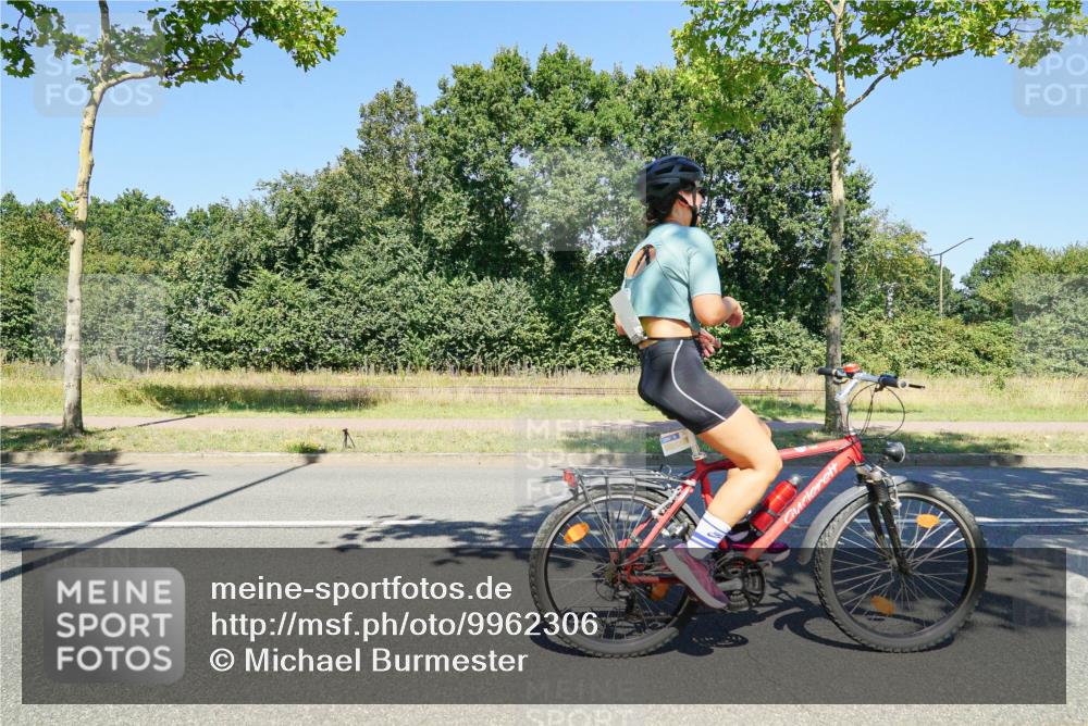 09.08.2026 - GEWOBA Citytriathlon Bremen Michael Burmester http://msf.ph/oto/9962306 09.08.2026 14:22:08 Radfahren 191, 212, 219, 296, 303, 311, 432, 519 meine-sportfotos.de
