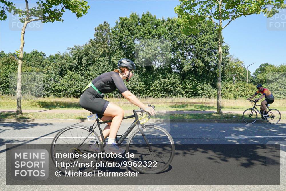 09.08.2026 - GEWOBA Citytriathlon Bremen Michael Burmester http://msf.ph/oto/9962322 09.08.2026 14:22:37 Radfahren 104, 275, 298, 381, 389, 394, 397, 411, 413 meine-sportfotos.de