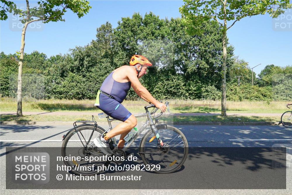 09.08.2026 - GEWOBA Citytriathlon Bremen Michael Burmester http://msf.ph/oto/9962329 09.08.2026 14:22:49 Radfahren 188, 259, 298, 372, 381, 452, 486 meine-sportfotos.de