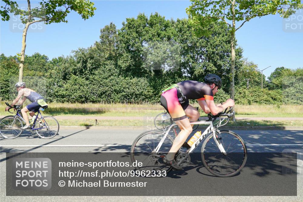 09.08.2026 - GEWOBA Citytriathlon Bremen Michael Burmester http://msf.ph/oto/9962333 09.08.2026 14:22:53 Radfahren 188, 259, 298, 372, 452, 480, 486 meine-sportfotos.de