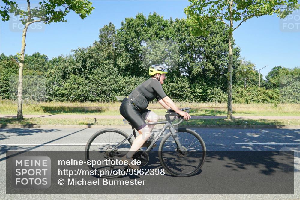 09.08.2026 - GEWOBA Citytriathlon Bremen Michael Burmester http://msf.ph/oto/9962398 09.08.2026 14:24:47 Radfahren 120, 141, 414, 460, 496, 499, 514 meine-sportfotos.de