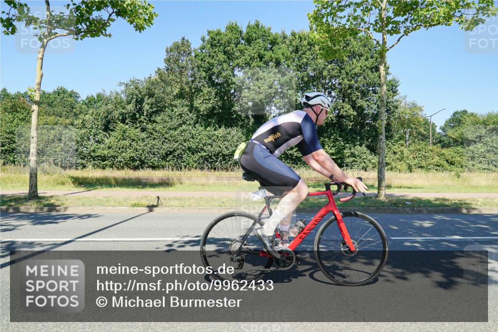09.08.2026 - GEWOBA Citytriathlon Bremen Michael Burmester http://msf.ph/oto/9962433 09.08.2026 14:25:53 Radfahren 78, 140, 184, 185, 189, 387, 445, 464, 474 meine-sportfotos.de