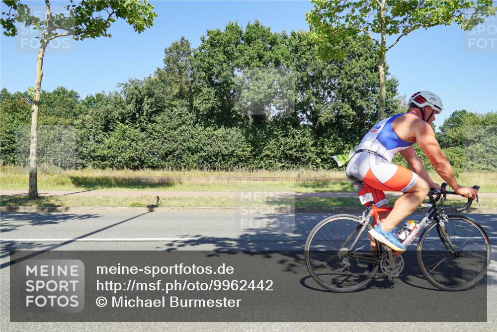 09.08.2026 - GEWOBA Citytriathlon Bremen Michael Burmester http://msf.ph/oto/9962442 09.08.2026 14:26:12 Radfahren 51, 366, 392, 406, 459, 474, 476, 506 meine-sportfotos.de