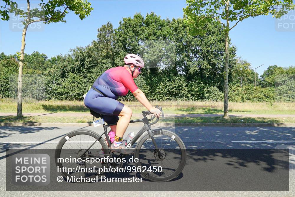 09.08.2026 - GEWOBA Citytriathlon Bremen Michael Burmester http://msf.ph/oto/9962450 09.08.2026 14:26:26 Radfahren 29, 32, 51, 176, 366, 408, 459, 497 meine-sportfotos.de