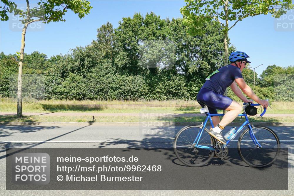 09.08.2026 - GEWOBA Citytriathlon Bremen Michael Burmester http://msf.ph/oto/9962468 09.08.2026 14:27:09 Radfahren 1, 59, 156, 427, 447, 461 meine-sportfotos.de