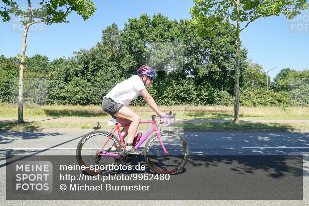 09.08.2026 - GEWOBA Citytriathlon Bremen Michael Burmester http://msf.ph/oto/9962480 09.08.2026 14:27:52 Radfahren 81, 177, 251, 443, 446 meine-sportfotos.de