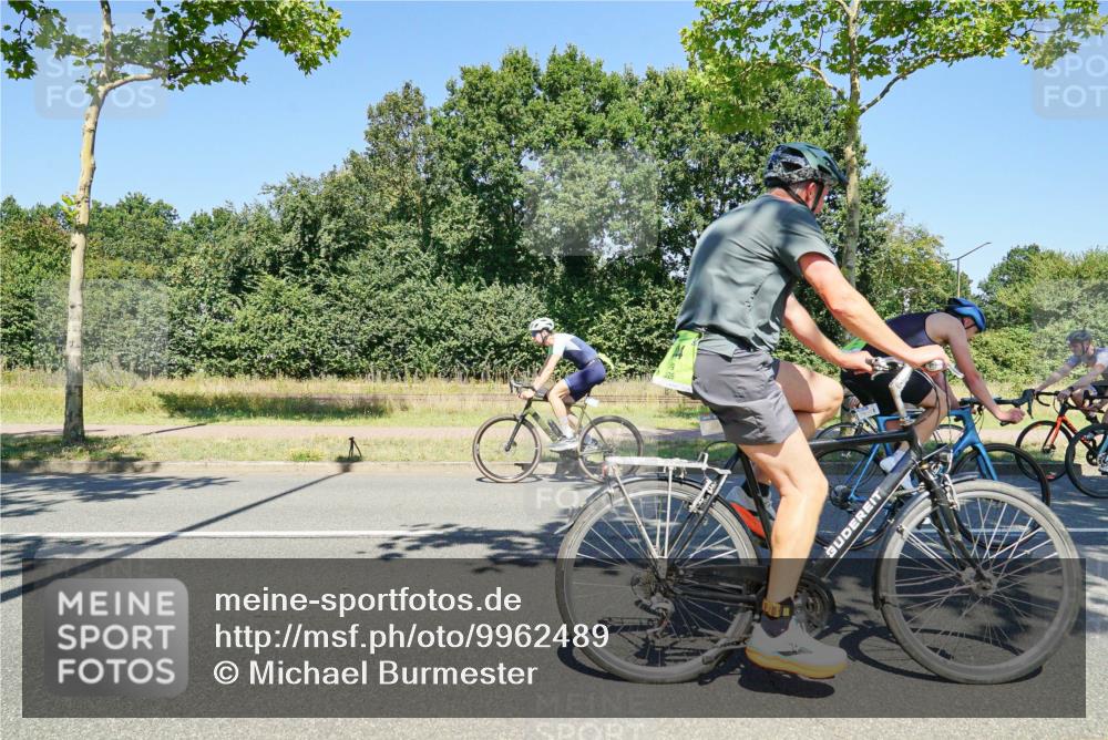 09.08.2026 - GEWOBA Citytriathlon Bremen Michael Burmester http://msf.ph/oto/9962489 09.08.2026 14:28:06 Radfahren 67, 72, 177, 331, 444 meine-sportfotos.de