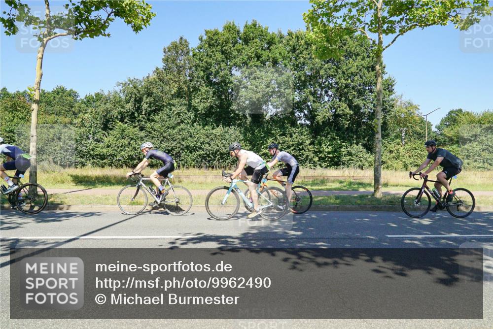 09.08.2026 - GEWOBA Citytriathlon Bremen Michael Burmester http://msf.ph/oto/9962490 09.08.2026 14:28:07 Radfahren 67, 72, 177, 331, 444 meine-sportfotos.de