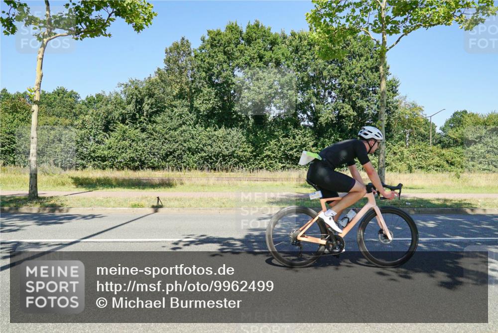 09.08.2026 - GEWOBA Citytriathlon Bremen Michael Burmester http://msf.ph/oto/9962499 09.08.2026 14:28:19 Radfahren 41, 72, 85, 100, 113, 119, 168 meine-sportfotos.de