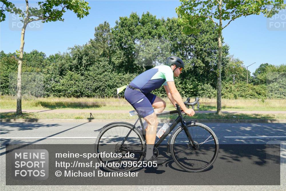 09.08.2026 - GEWOBA Citytriathlon Bremen Michael Burmester http://msf.ph/oto/9962505 09.08.2026 14:28:37 Radfahren 11, 50, 77, 155, 168 meine-sportfotos.de