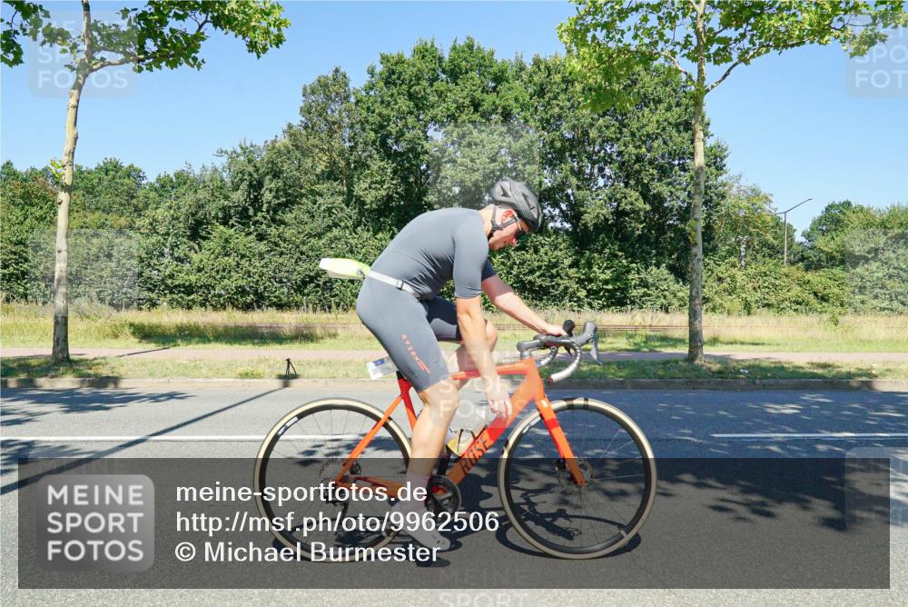 09.08.2026 - GEWOBA Citytriathlon Bremen Michael Burmester http://msf.ph/oto/9962506 09.08.2026 14:28:44 Radfahren 11, 50, 77, 109, 155, 350 meine-sportfotos.de