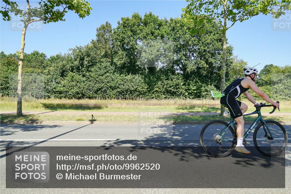 09.08.2026 - GEWOBA Citytriathlon Bremen Michael Burmester http://msf.ph/oto/9962520 09.08.2026 14:28:58 Radfahren 13, 33, 46, 68, 71, 84, 97, 109, 114, 117, 124, 129, 150, 162, 350, 498 meine-sportfotos.de