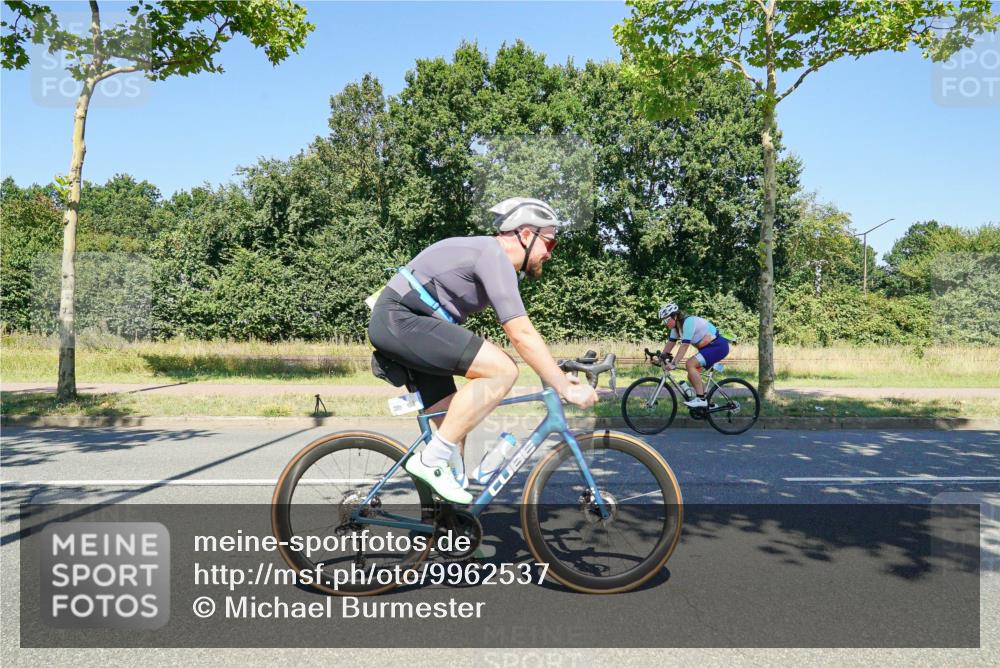 09.08.2026 - GEWOBA Citytriathlon Bremen Michael Burmester http://msf.ph/oto/9962537 09.08.2026 14:29:37 Radfahren 35, 123, 143, 144, 294 meine-sportfotos.de