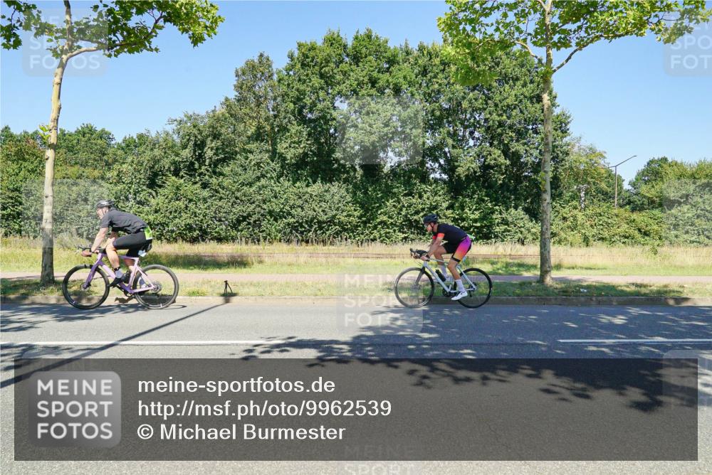 09.08.2026 - GEWOBA Citytriathlon Bremen Michael Burmester http://msf.ph/oto/9962539 09.08.2026 14:29:38 Radfahren 35, 123, 143, 144, 294 meine-sportfotos.de