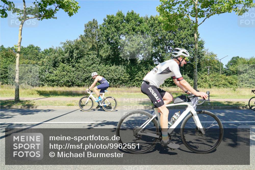 09.08.2026 - GEWOBA Citytriathlon Bremen Michael Burmester http://msf.ph/oto/9962551 09.08.2026 14:29:56 Radfahren 164, 418, 469, 512 meine-sportfotos.de