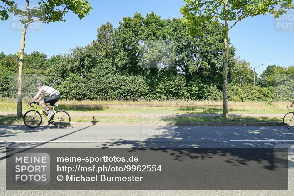 09.08.2026 - GEWOBA Citytriathlon Bremen Michael Burmester http://msf.ph/oto/9962554 09.08.2026 14:30:00 Radfahren 137, 279, 418, 469, 512 meine-sportfotos.de