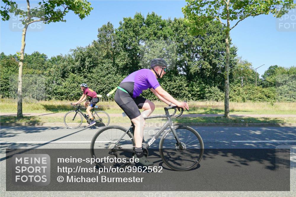 09.08.2026 - GEWOBA Citytriathlon Bremen Michael Burmester http://msf.ph/oto/9962562 09.08.2026 14:30:15 Radfahren 26, 137, 139, 169, 279, 304, 401, 407 meine-sportfotos.de