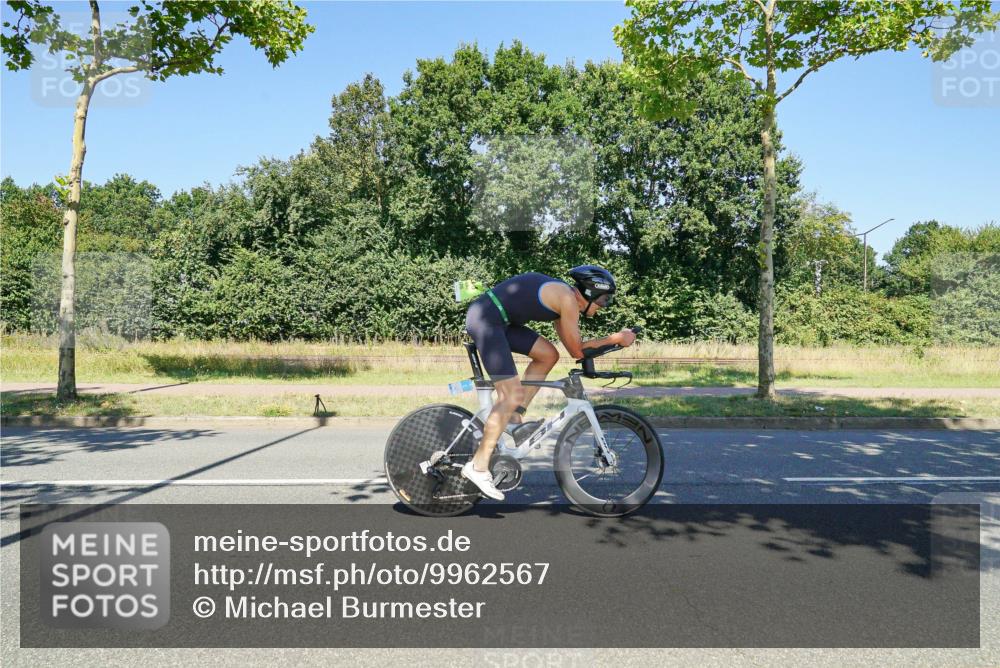 09.08.2026 - GEWOBA Citytriathlon Bremen Michael Burmester http://msf.ph/oto/9962567 09.08.2026 14:30:28 Radfahren 26, 27, 79, 118, 159, 169, 270, 374, 433 meine-sportfotos.de