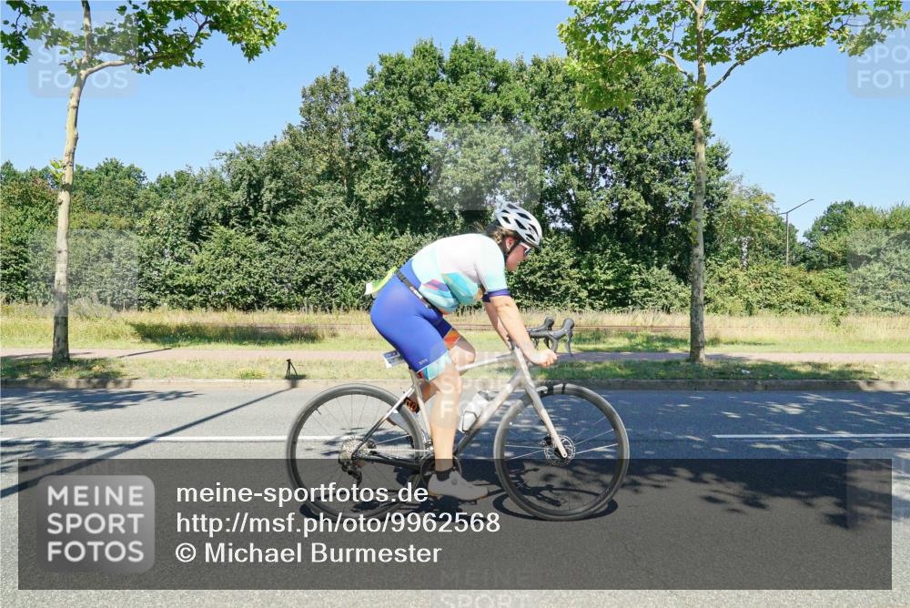 09.08.2026 - GEWOBA Citytriathlon Bremen Michael Burmester http://msf.ph/oto/9962568 09.08.2026 14:30:29 Radfahren 26, 27, 79, 118, 159, 169, 270, 374, 433 meine-sportfotos.de