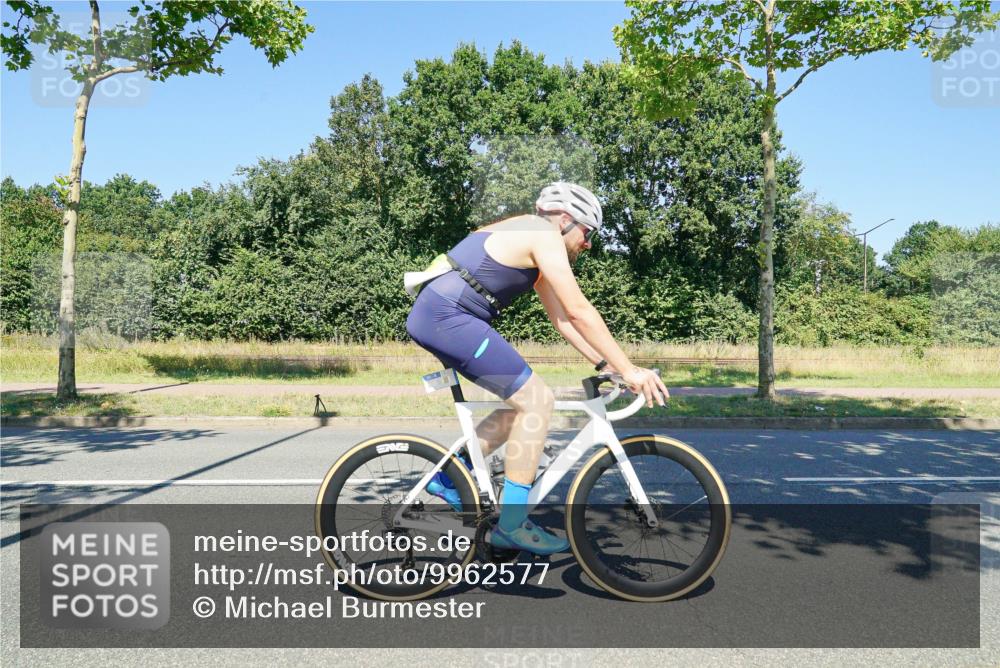 09.08.2026 - GEWOBA Citytriathlon Bremen Michael Burmester http://msf.ph/oto/9962577 09.08.2026 14:30:46 Radfahren 36, 45, 54, 73, 91, 92, 105, 128, 135, 186, 200 meine-sportfotos.de